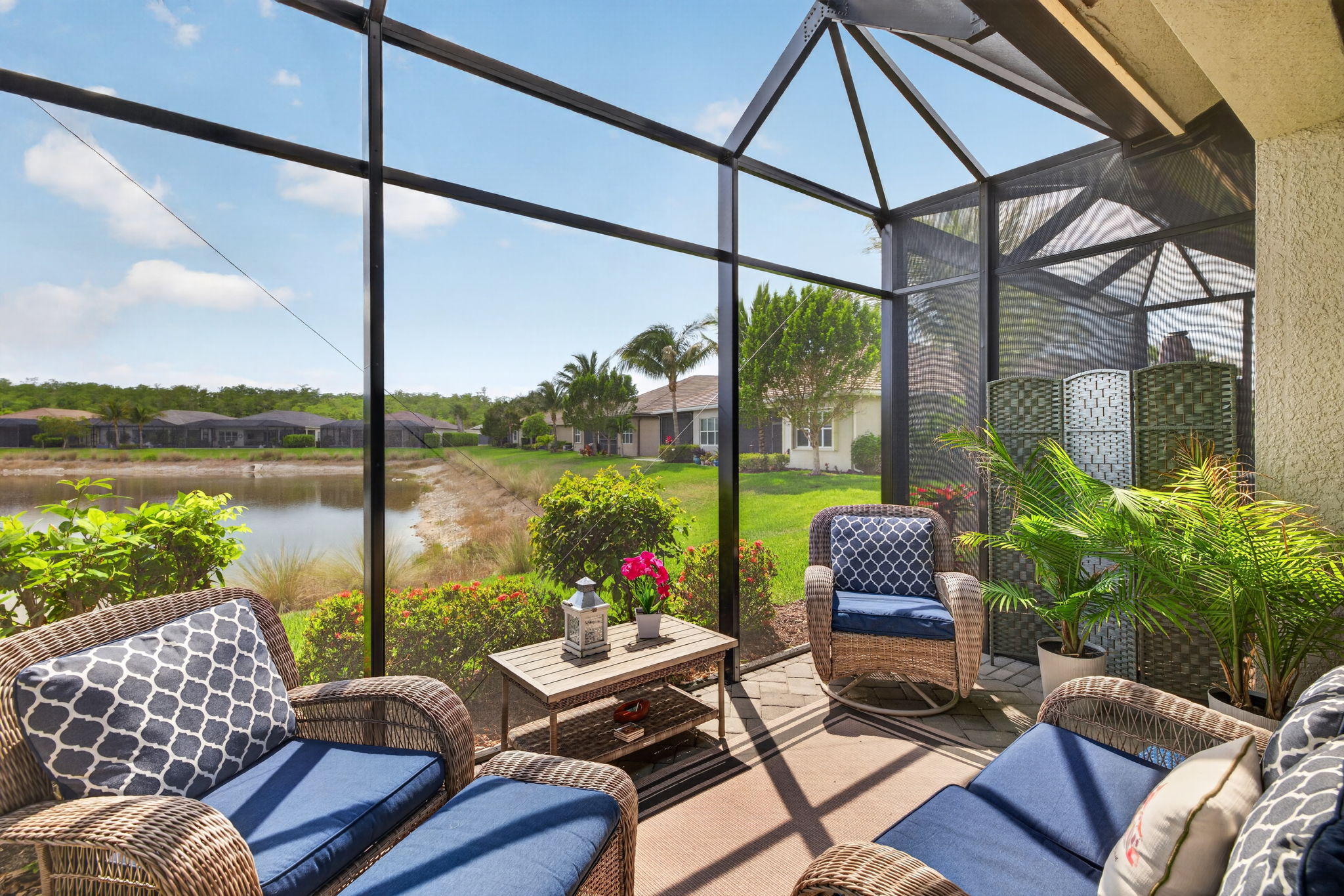 Sooooo much more outdoor living space w/ extended, caged lanai area!!!