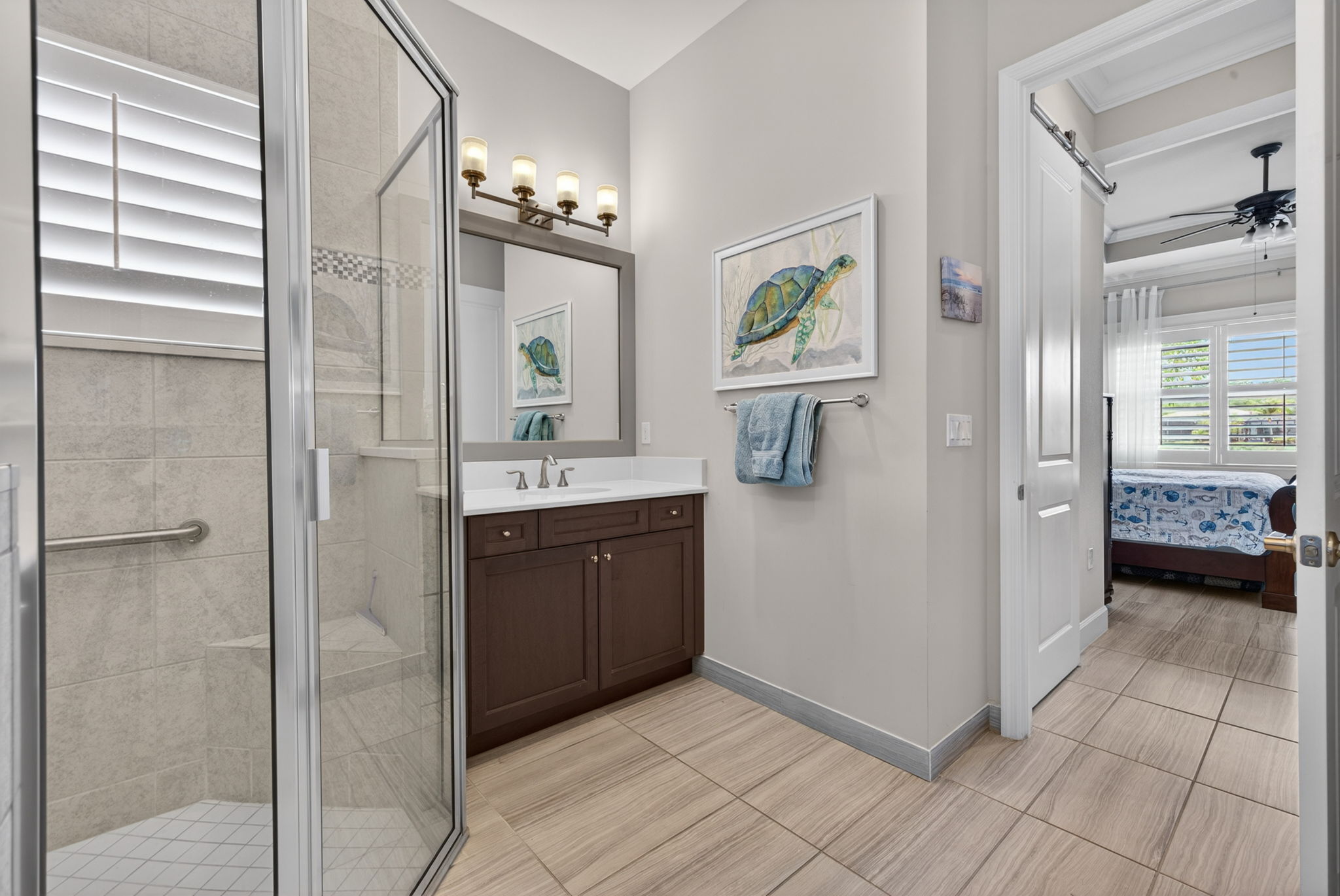 See the barn doors on the walk-in closet?