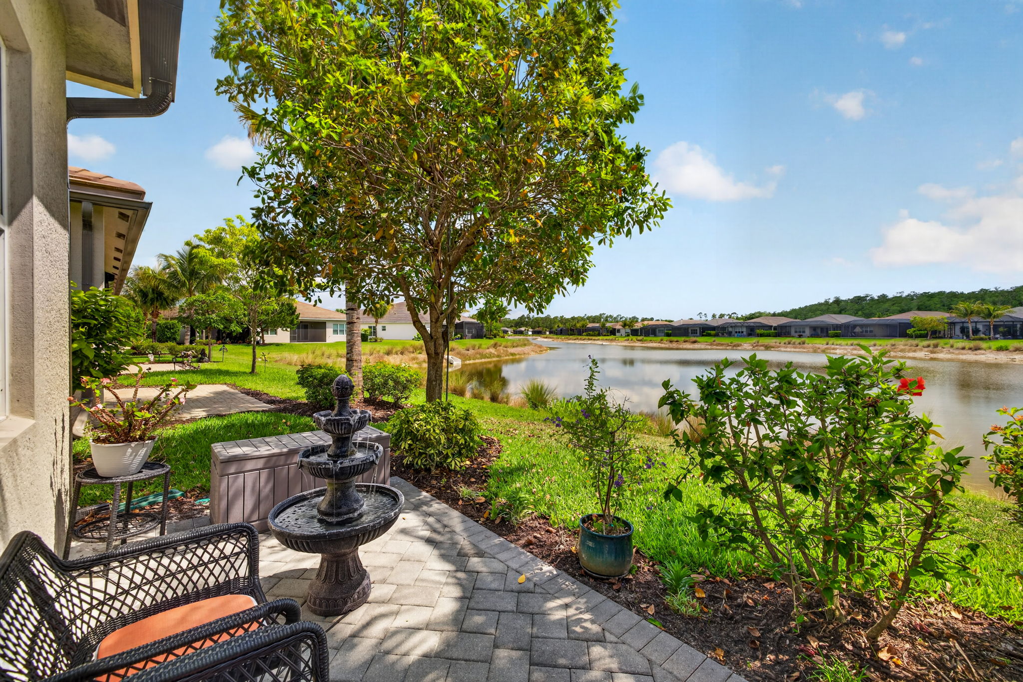 Additional extended, open rear lanai space (outside primary bedroom).