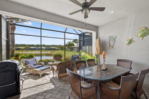 Do you see it? One of few lanai extensions that is CAGED!!!