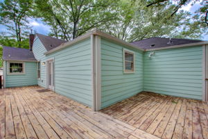 17 Exterior Deck B