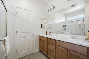  Photo 31