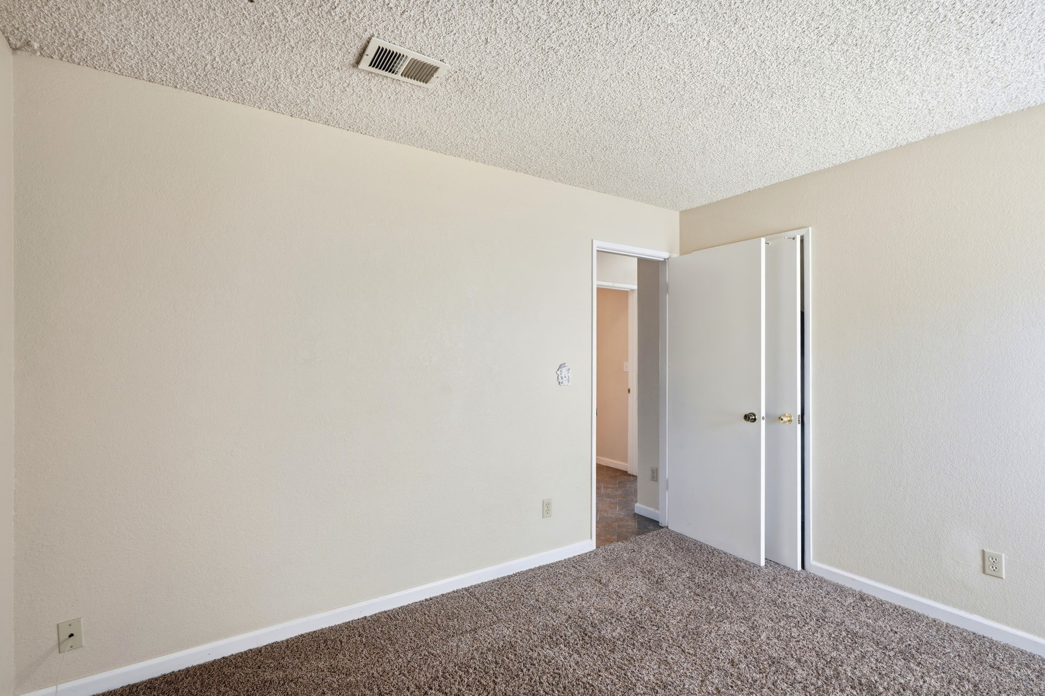 019_F8_1646 Somerset Pl