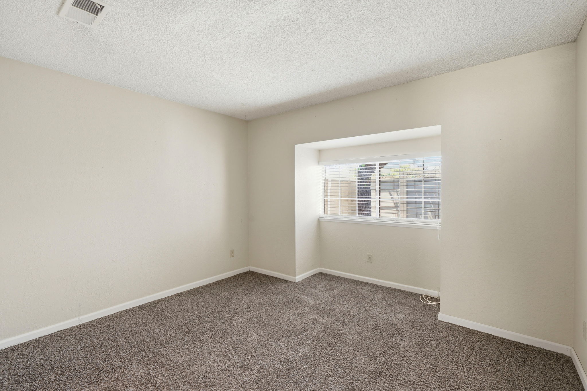 020_F8_1646 Somerset Pl