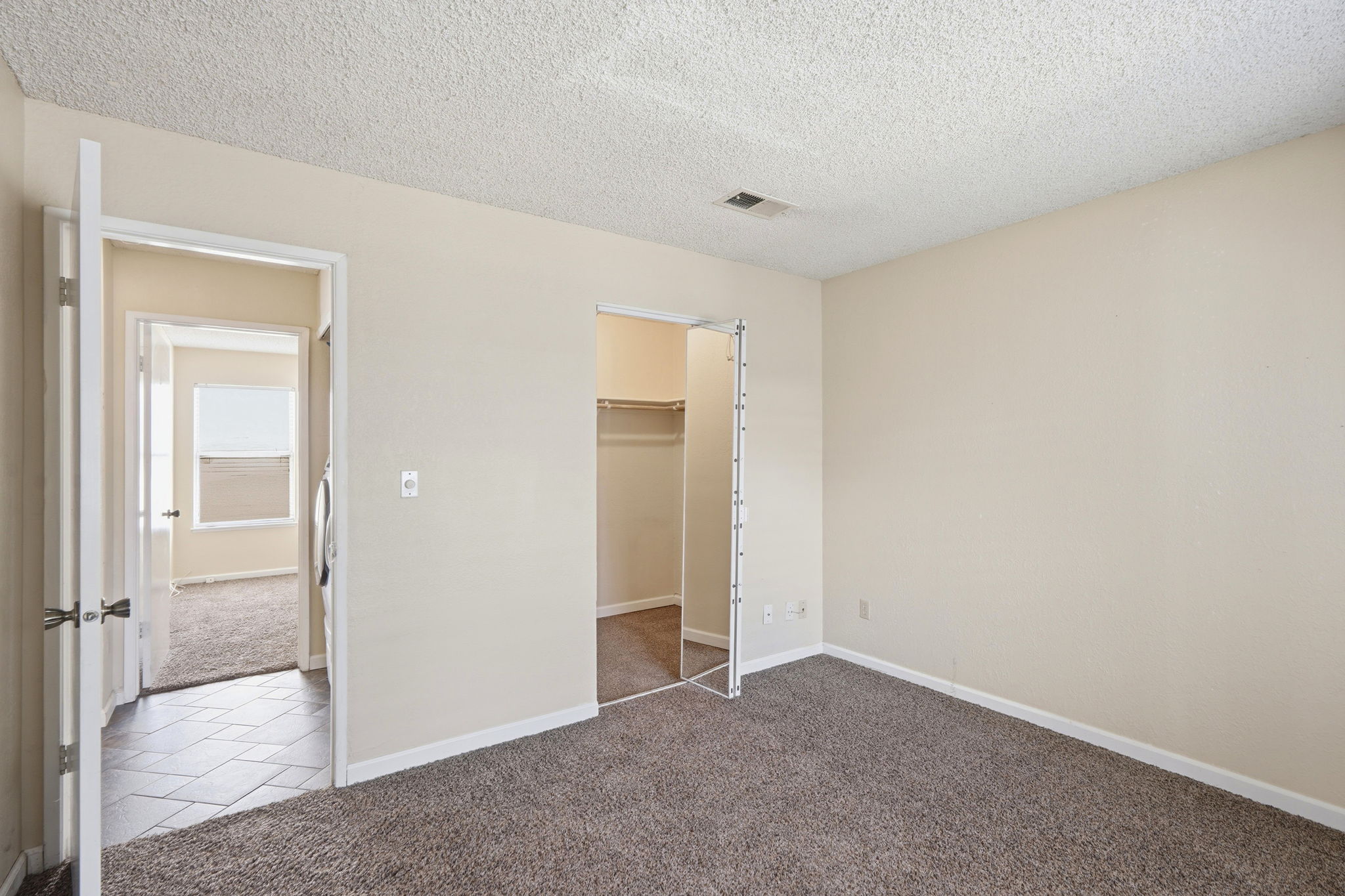 021_F8_1646 Somerset Pl