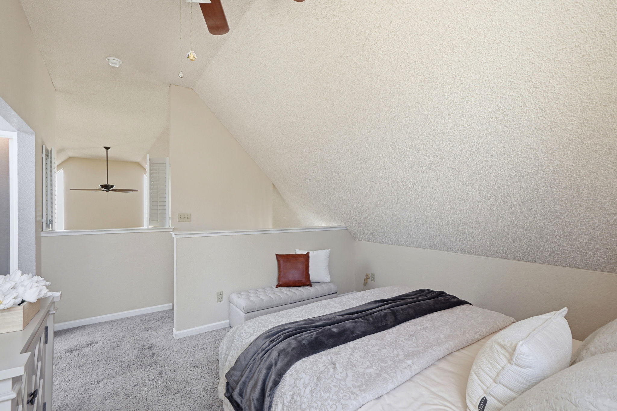 025_F8_1646 Somerset Pl