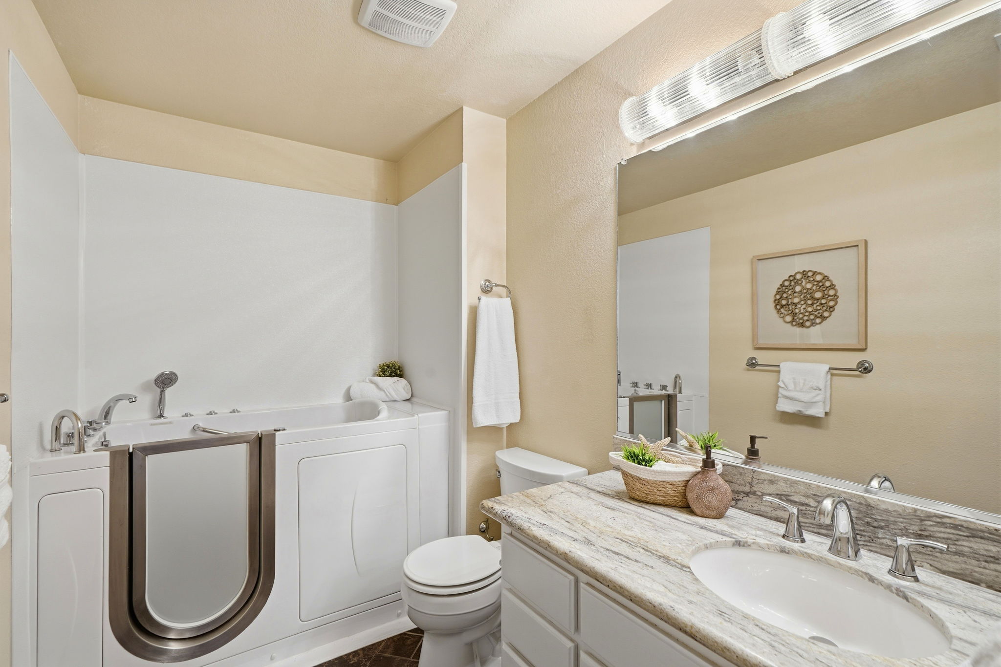 026_F8_1646 Somerset Pl