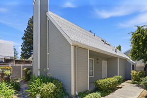 001_F8_1646 Somerset Pl