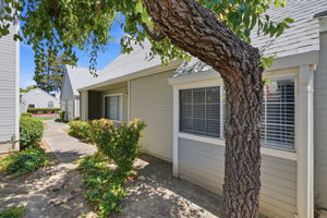 003_F8_1646 Somerset Pl