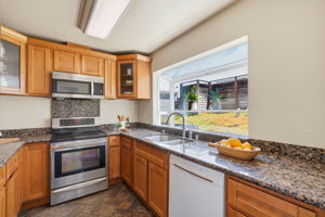 011_F8_1646 Somerset Pl