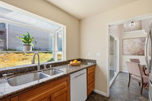 012_F8_1646 Somerset Pl