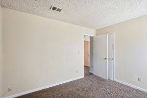 019_F8_1646 Somerset Pl