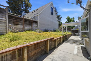 034_F8_1646 Somerset Pl