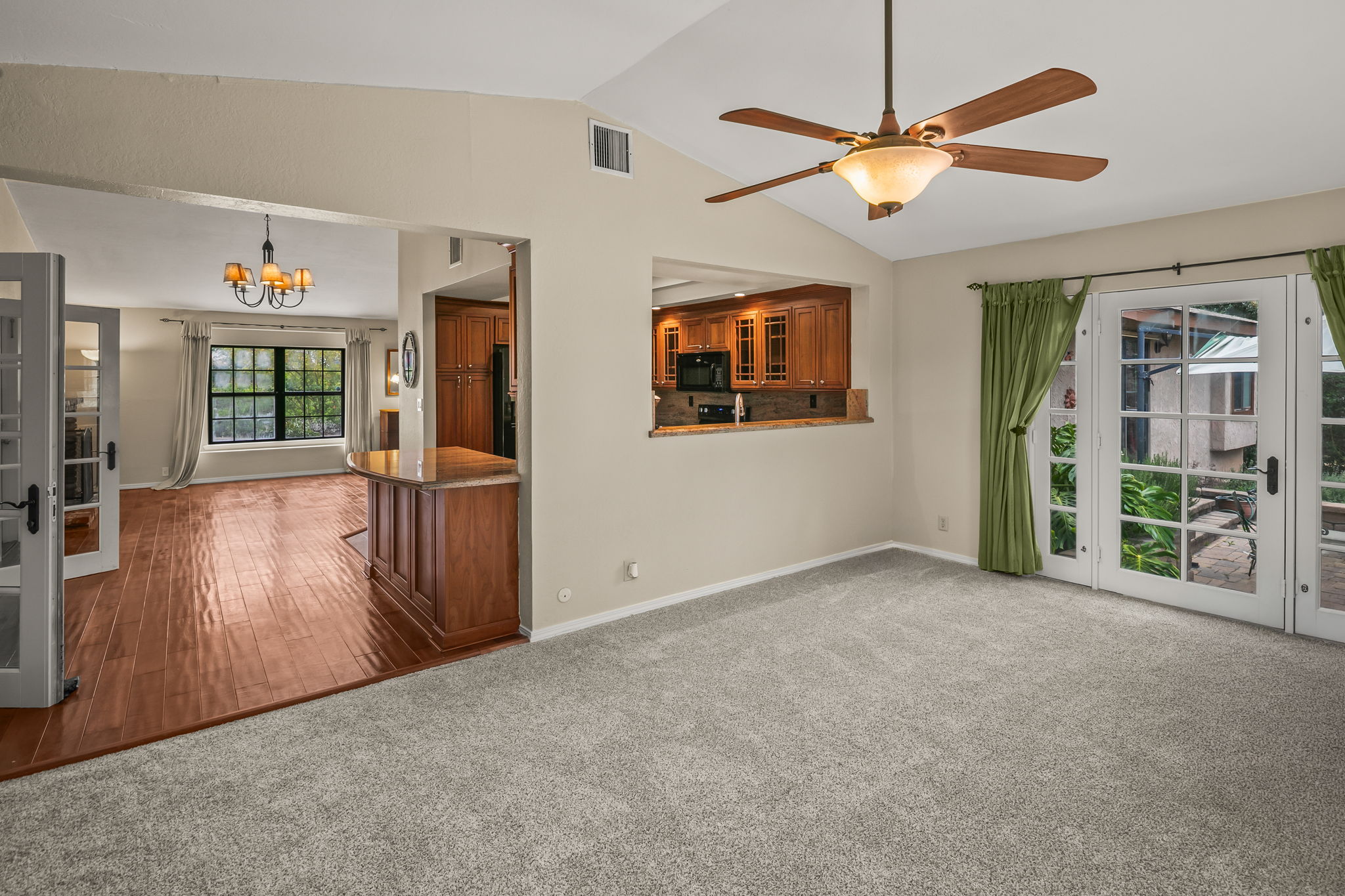 1646 E Tierra Libertia Rd-104