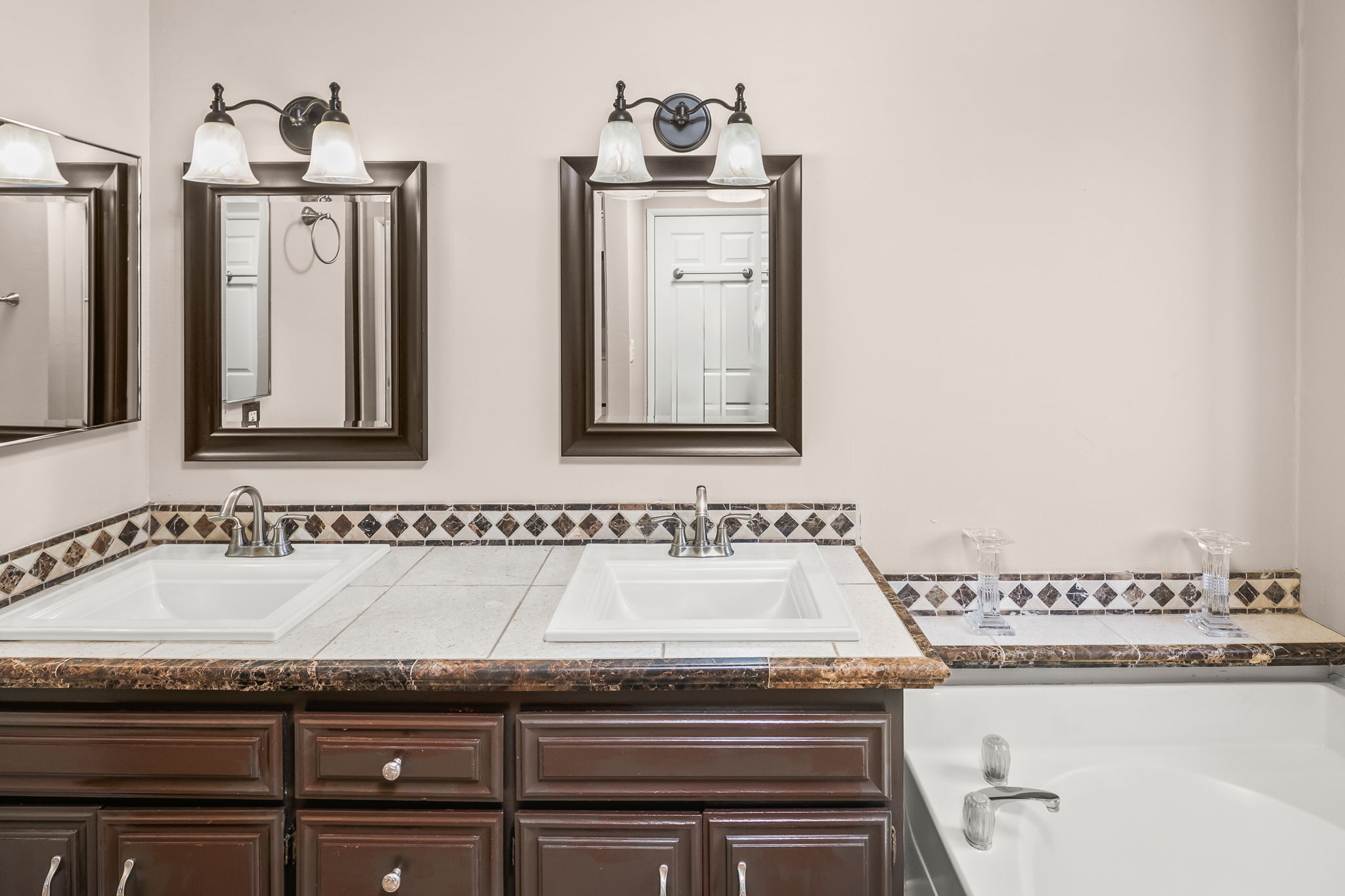 1646 E Tierra Libertia Rd-82