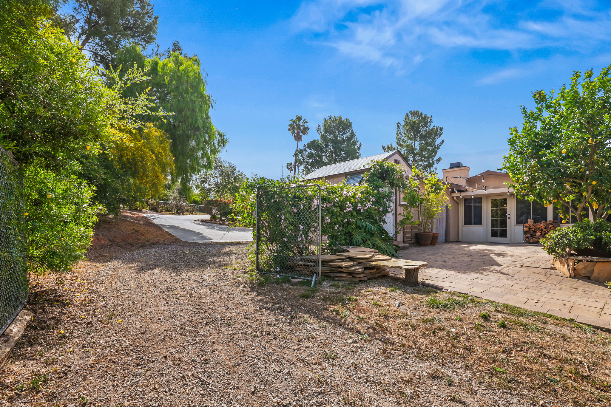 1646 E Tierra Libertia Rd-72