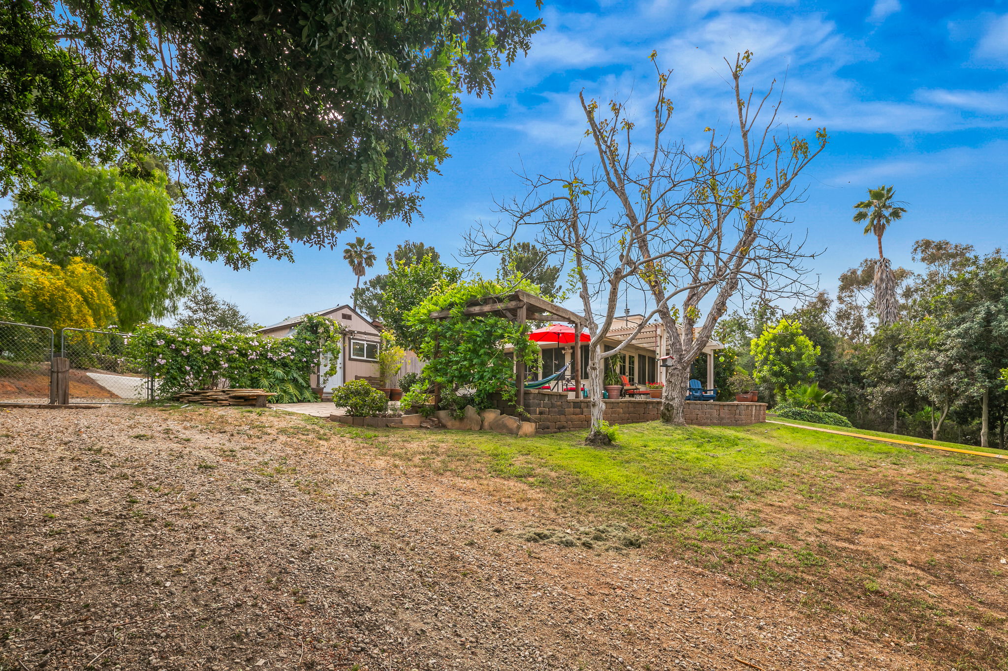 1646 E Tierra Libertia Rd-51