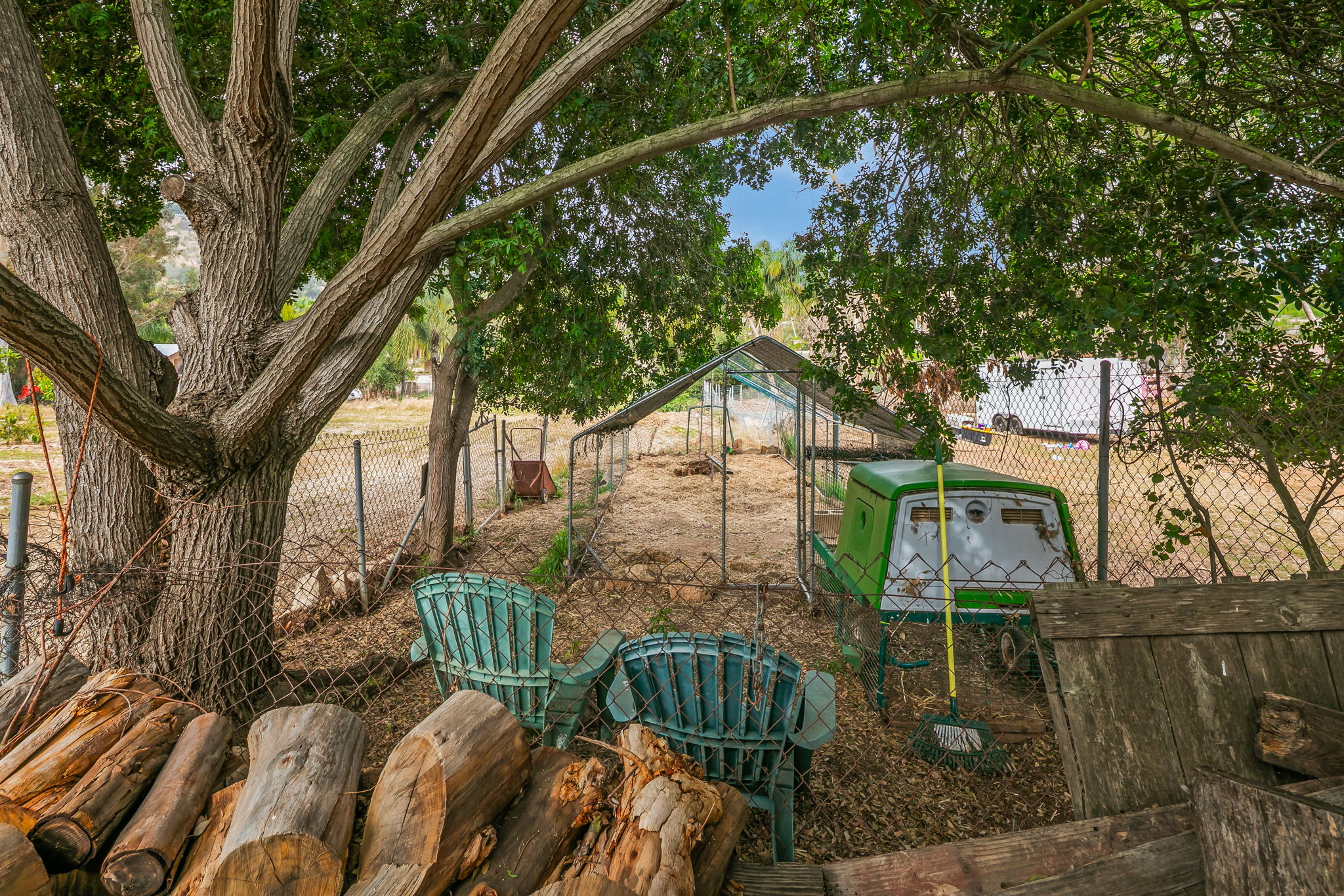 1646 E Tierra Libertia Rd-50