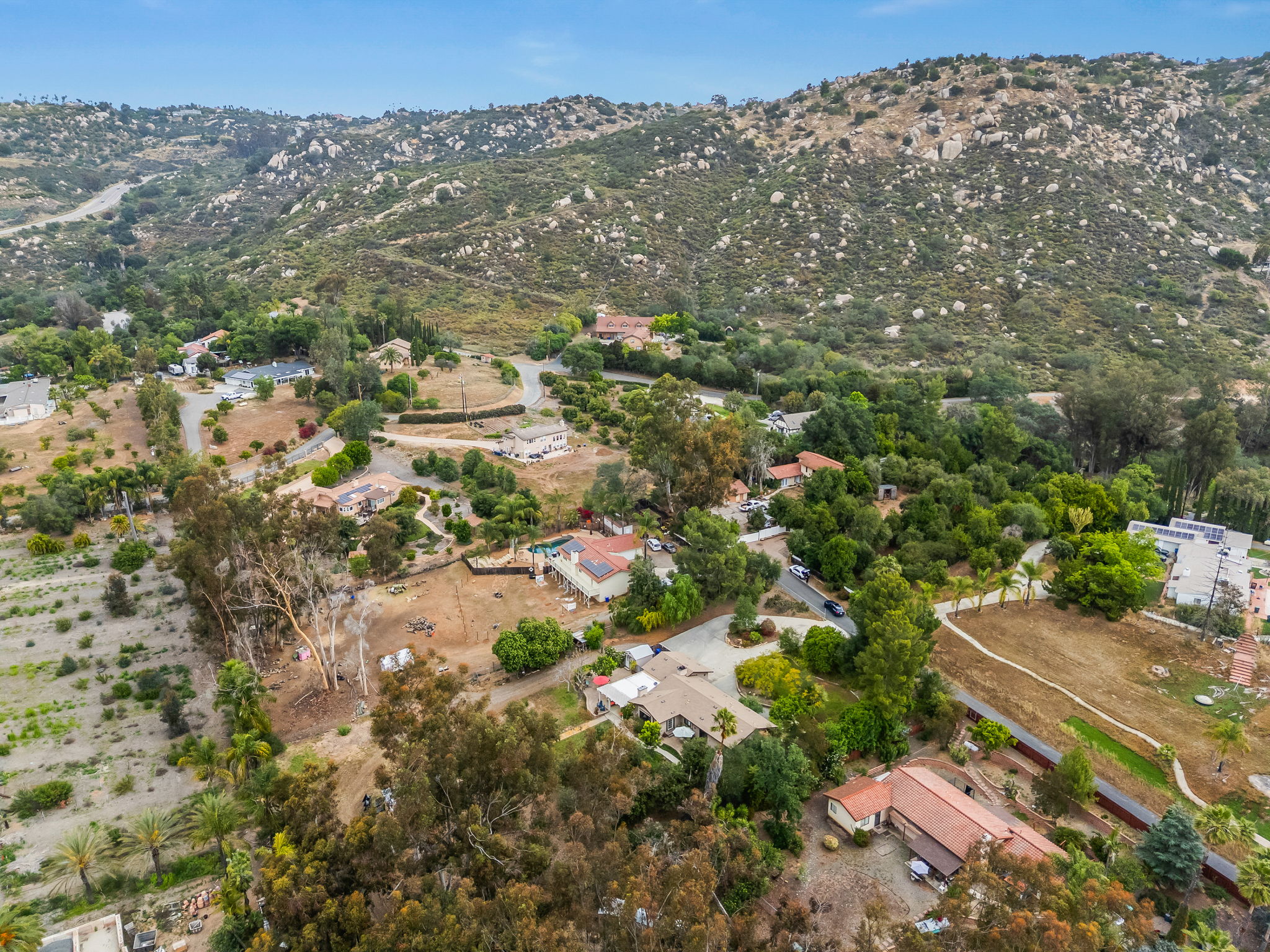 1646 E Tierra Libertia Rd-38