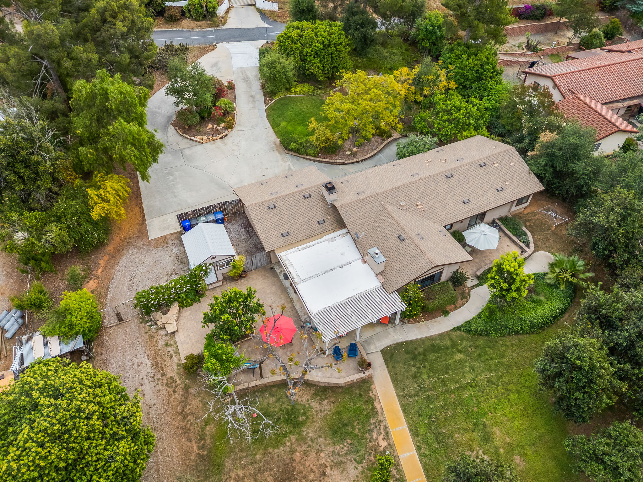 1646 E Tierra Libertia Rd-29