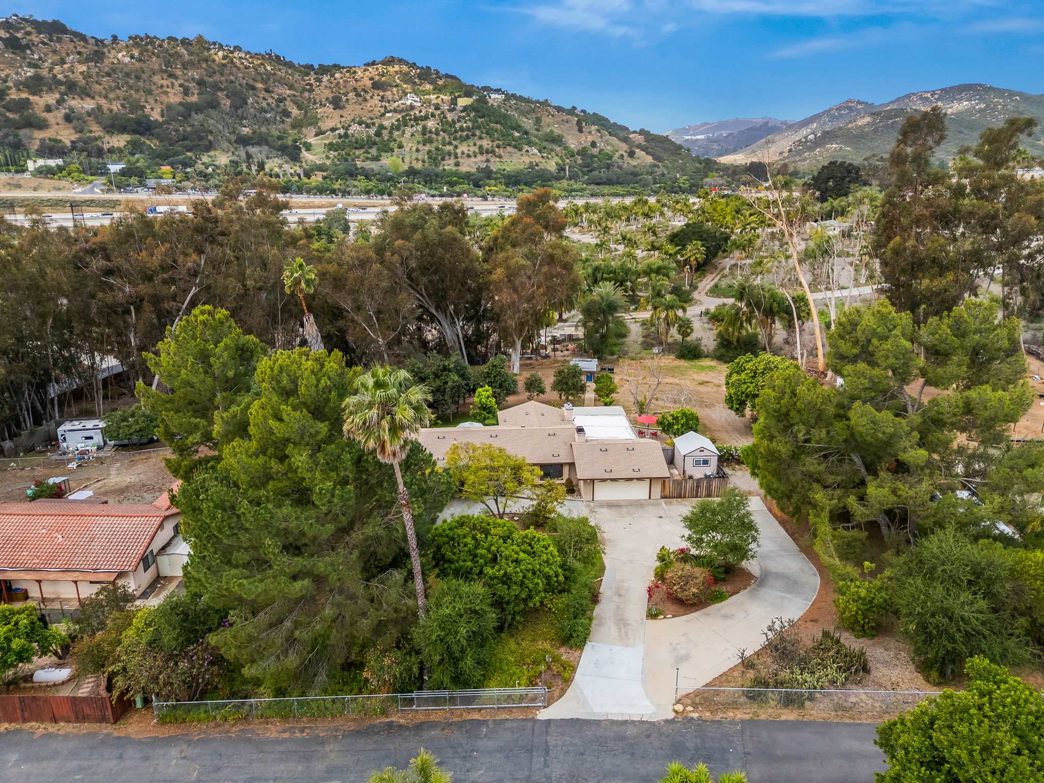 1646 E Tierra Libertia Rd-18