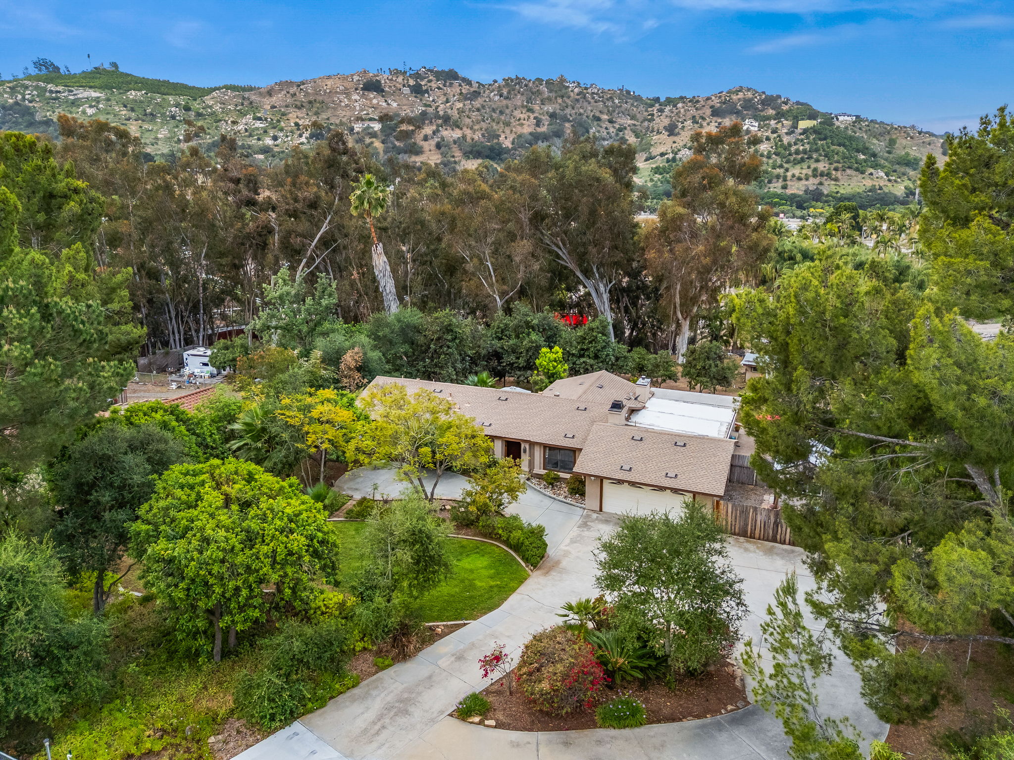 1646 E Tierra Libertia Rd-2
