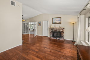 1646 E Tierra Libertia Rd-96