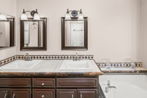 1646 E Tierra Libertia Rd-82