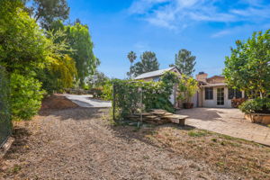 1646 E Tierra Libertia Rd-72