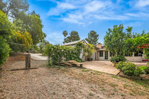 1646 E Tierra Libertia Rd-49