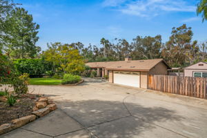 1646 E Tierra Libertia Rd-42