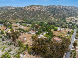 1646 E Tierra Libertia Rd-40