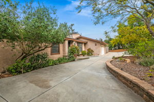 1646 E Tierra Libertia Rd-26