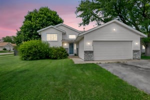 16467 Godson Dr Lakeville MN_0014 day to dusk.jpeg