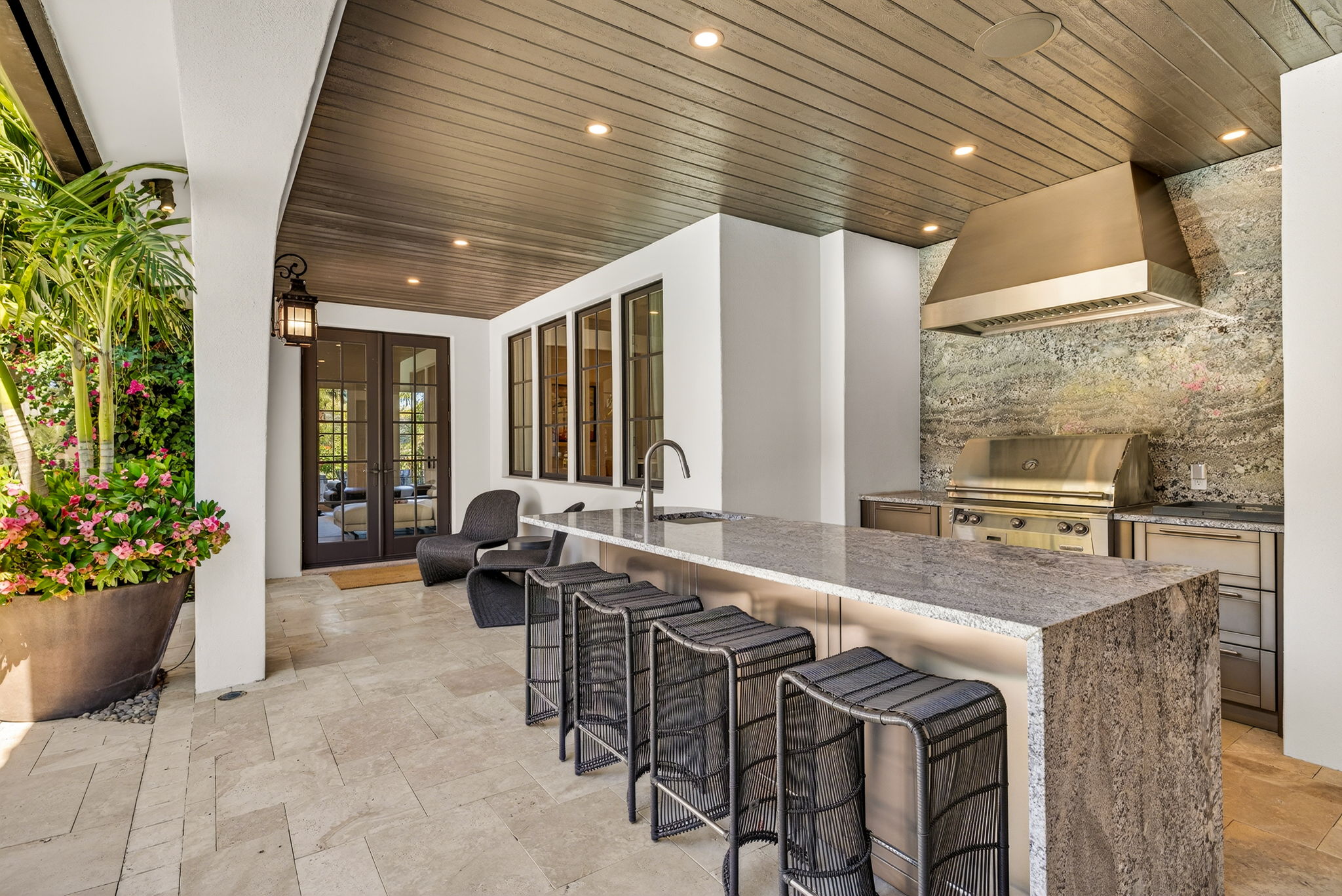 Outdoor Kitchen Bar 1 of 2