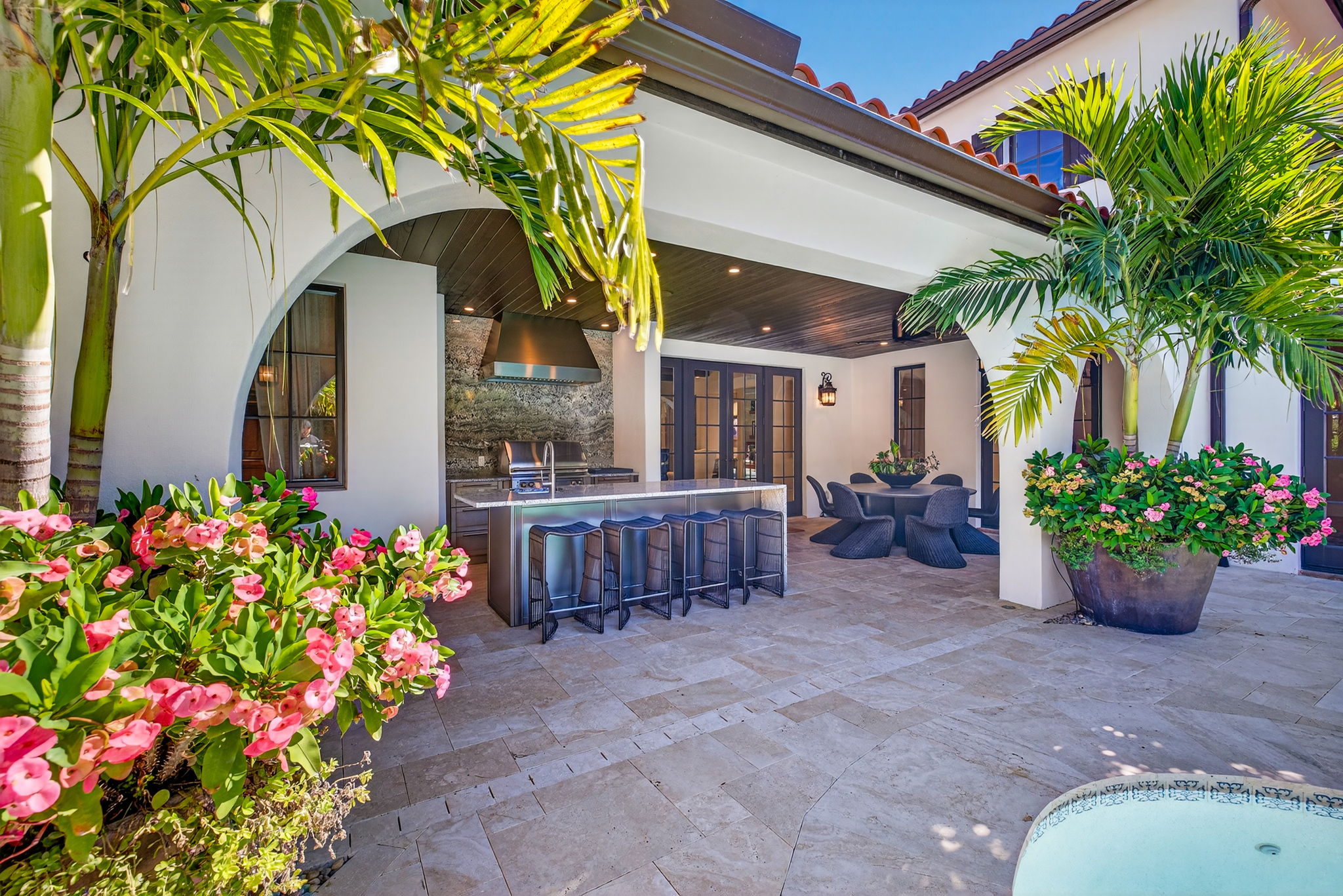 Outdoor Kitchen Bar 2 of 2