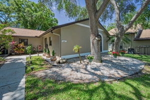 Front Exterior5