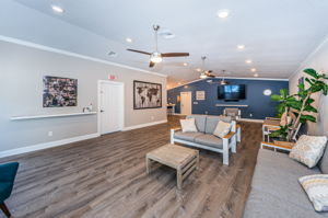 17-Clubhouse