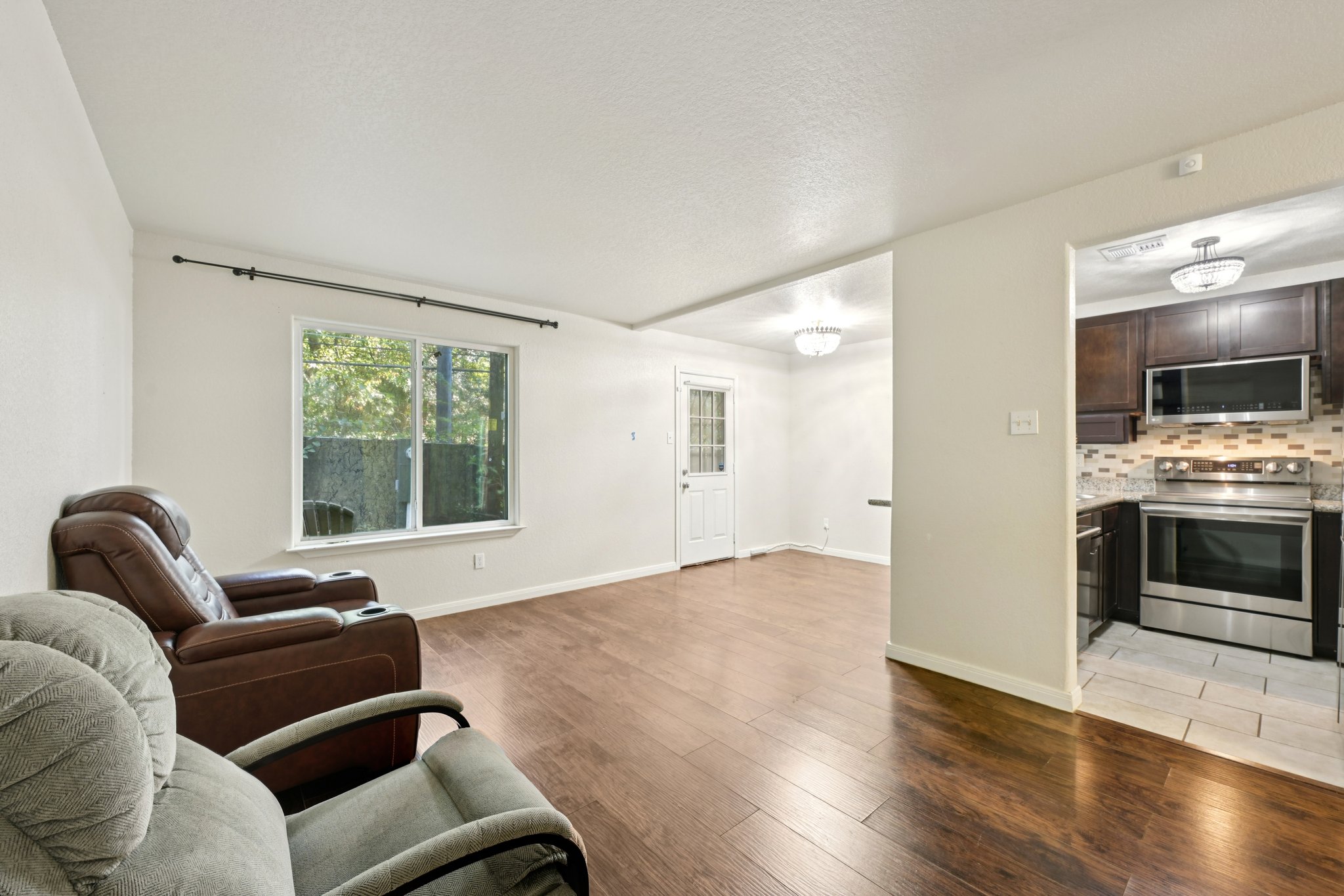 Eastchase St-S0611-013.jpg