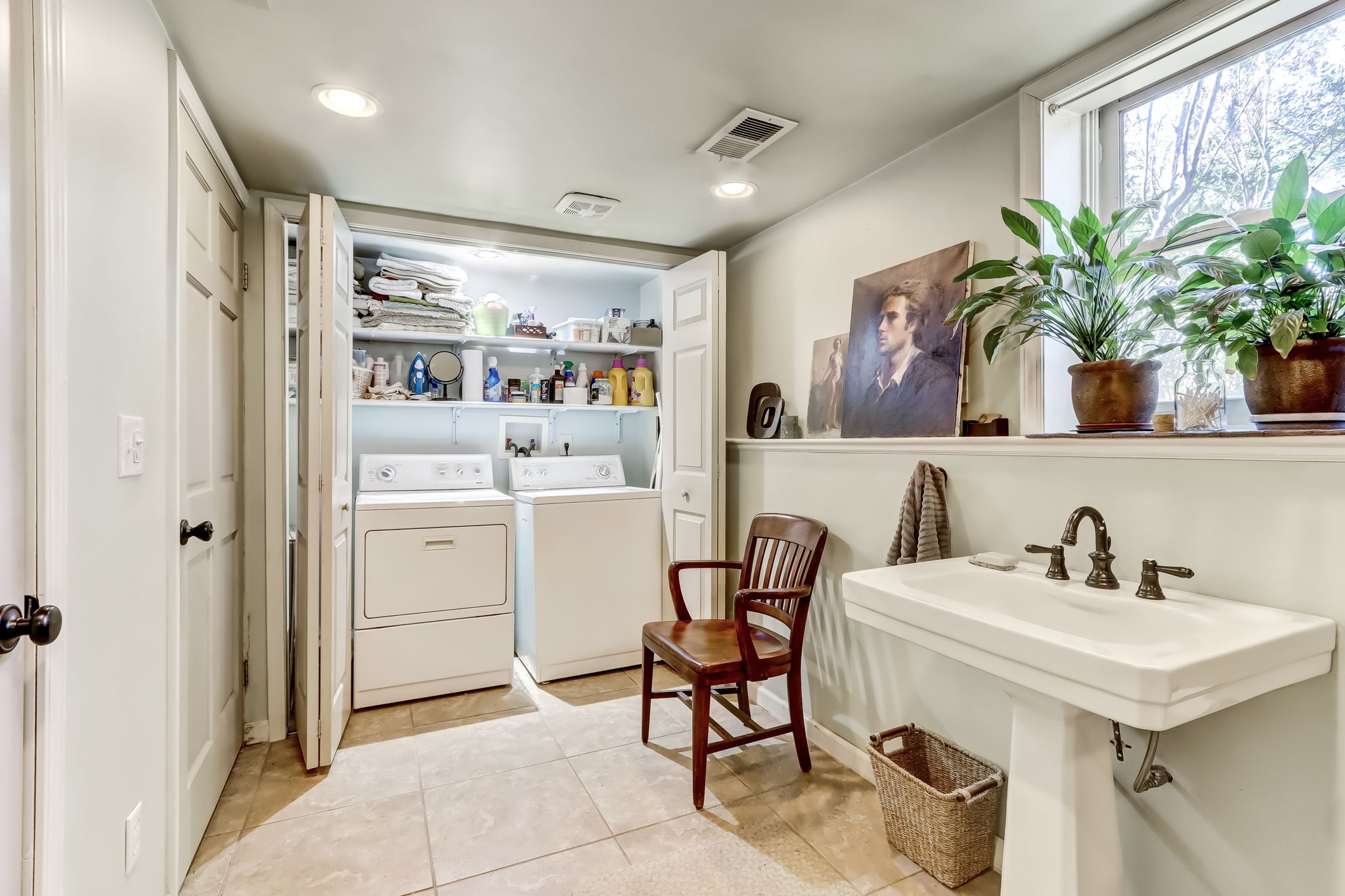 Bathroom/Laundry