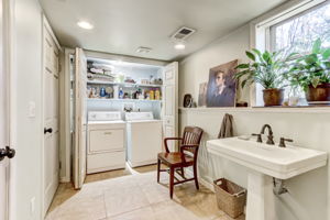 Bathroom/Laundry