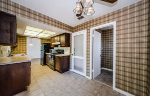 Kitchen Eat-In 3