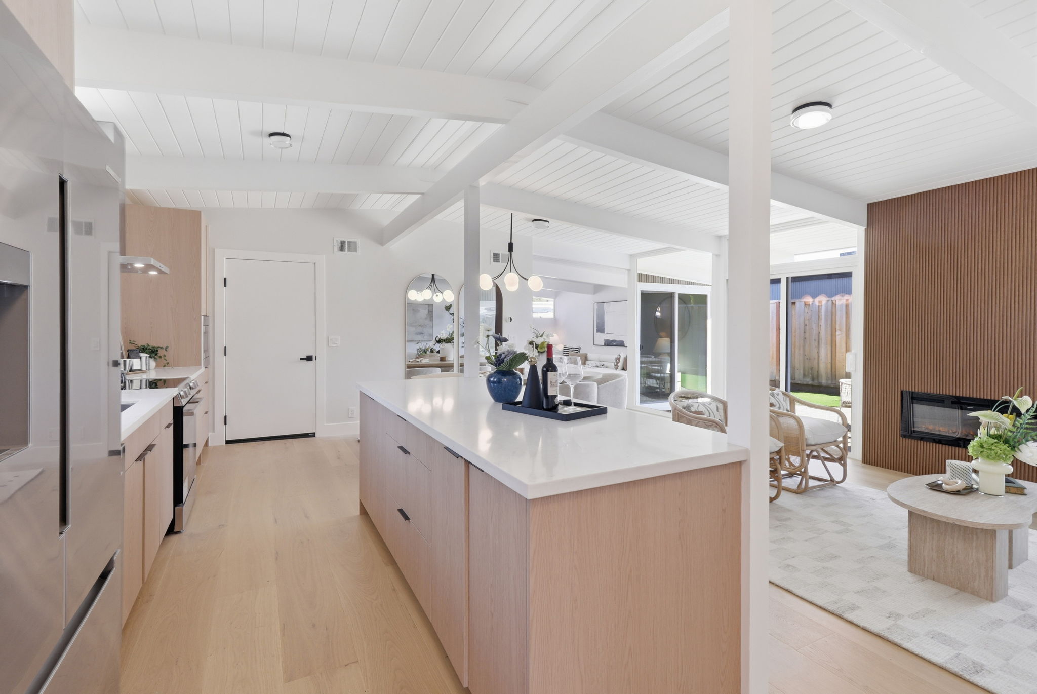 016_F8_1648 Wolfe Dr