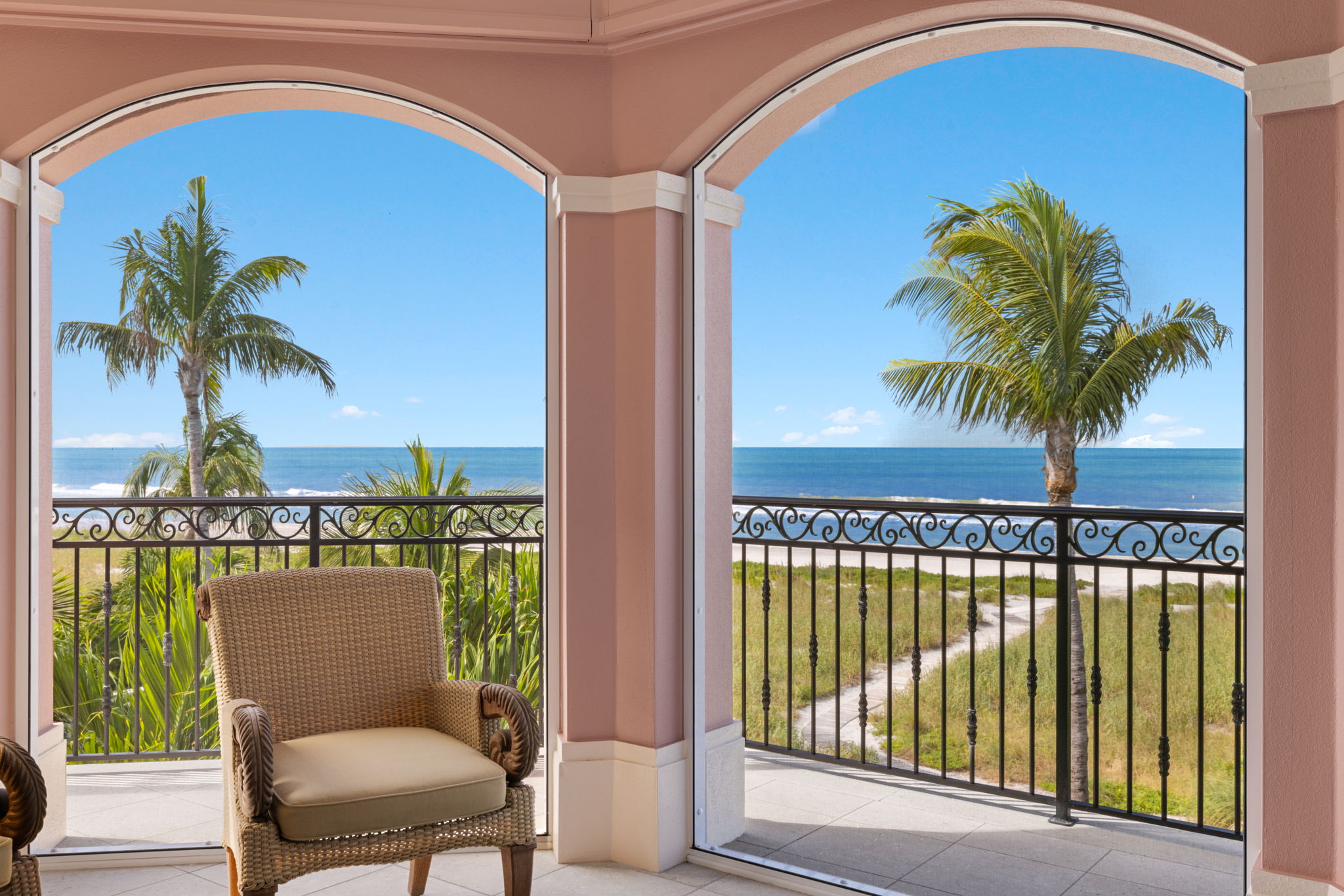 Private Screened-in Lanai