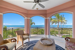 Private Screened-in Lanai