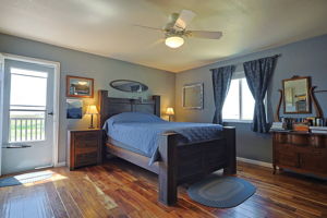  Photo 40