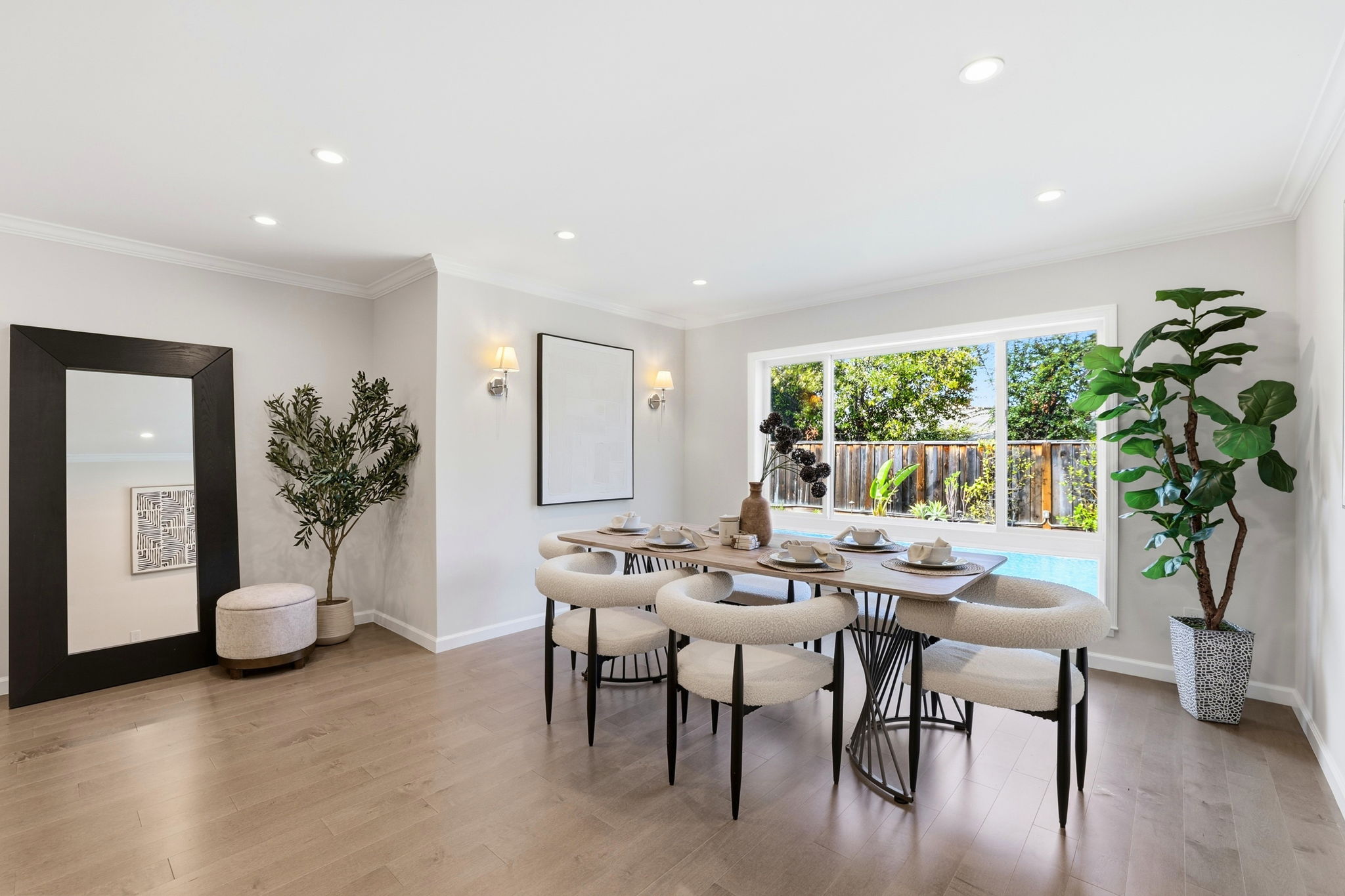 020_f8_165 Carlow Ct