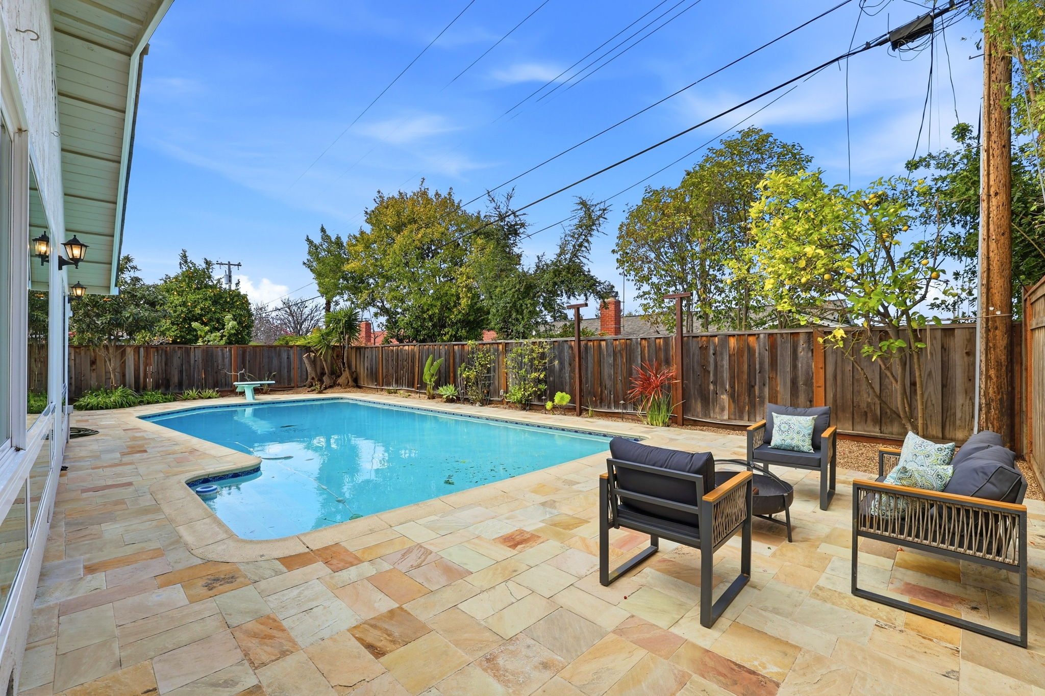 037_f8_165 Carlow Ct