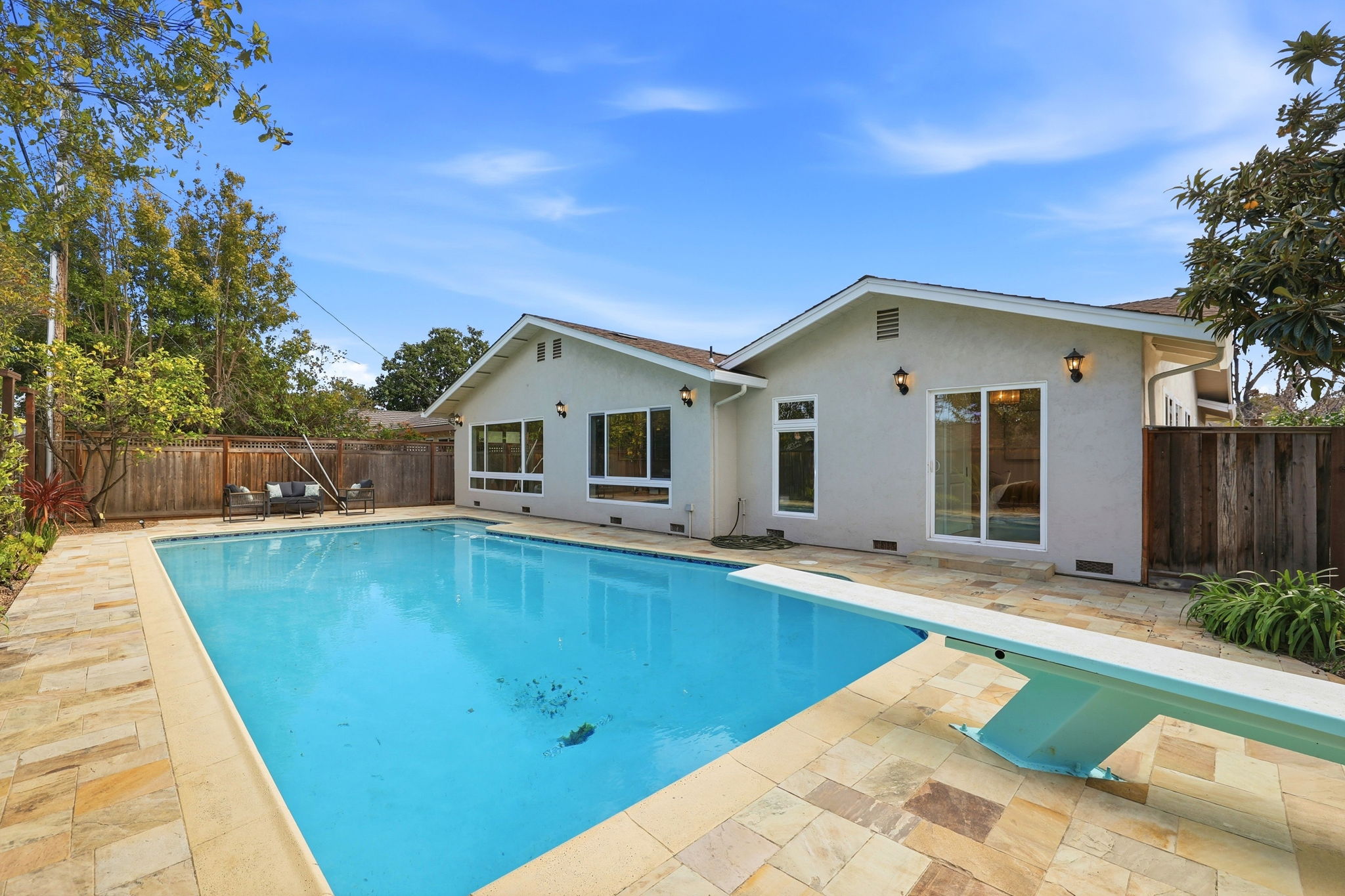 039_f8_165 Carlow Ct