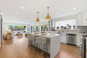 014_f8_165 Carlow Ct